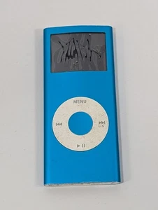 Apple iPod Nano 2nd Generation Blue 4GB Parts Only Damaged Screen Free P&P - Picture 1 of 2