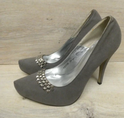 BELLE MUJER UK 6 GRIS PUNTA REDONDA BOMBA PLATA TACHONADO TACONES DELANTEROS  Foto 1 de 4