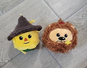 Hallmark Fluffballs Wizard Of Oz Plush Set: Scarecrow & Cowardly Lion Colletable - Picture 1 of 4