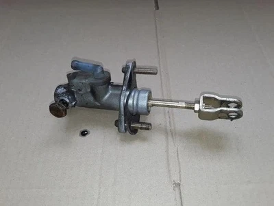 MITSUBISHI GRANDIS NAW Cylindre de Frein 2.00 Diesel 100kw 2006 25544964 - Photo 1/3