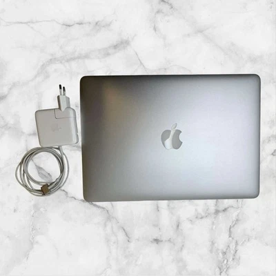 Apple MacBook Air 13" 2017 i5 1.8GHz 8GB 128GB SSD Sehr guter Zustand Space Grey - Bild 1 von 4