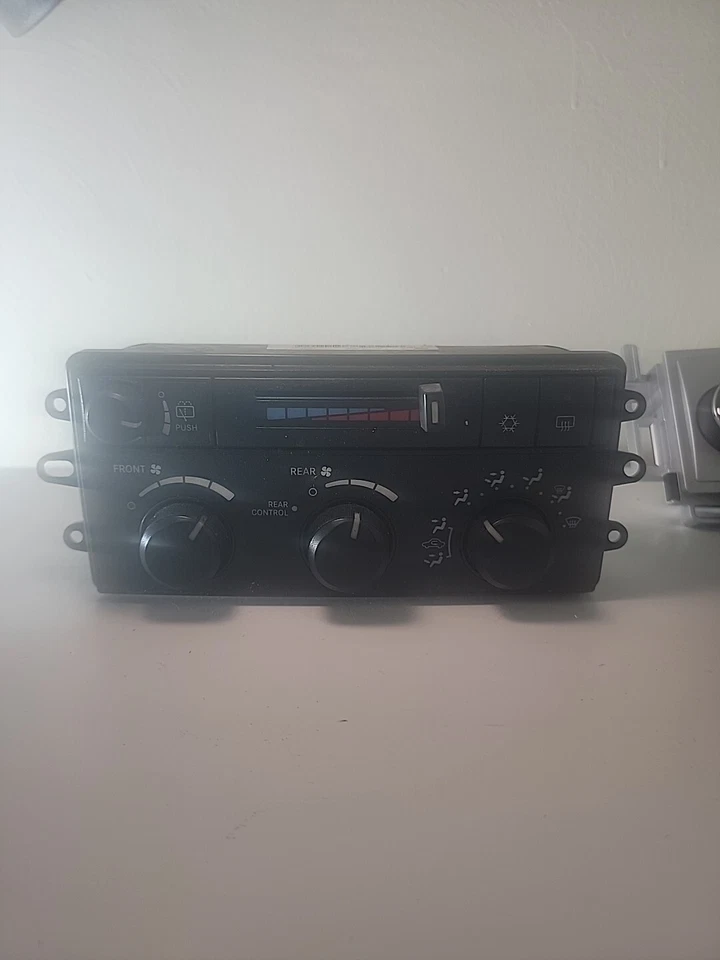 Control de clima manual Chrysler Aspen Dodge Durango 2005 2006 2007 2008 2009 Foto 1 de 4