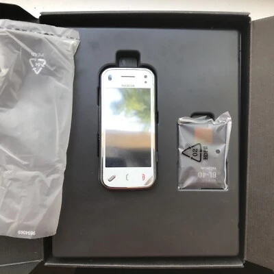 Nokia  N97 mini - 8GB - Weiss (Ohne Simlock) Smartphone - Bild 1 von 3