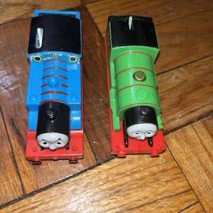 Set Thomas and Friends Trackmaster Dirty Thomas e Percy - Foto 1 di 8