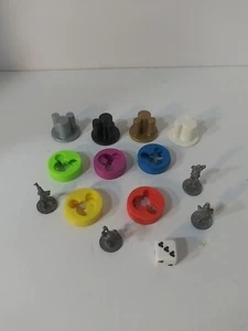 The Wonderful World of Disney Trivia 2 The Sequel Game Tokens Movers Holders Die - Picture 1 of 1
