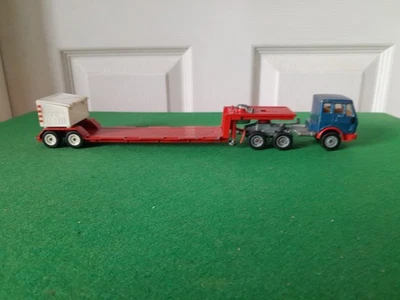 SIKU TOYS GERMANY MERCEDES  TRACTOR UNIT & LOW LOADER  TRAILER NO MIRRORS - Image 1 of 4