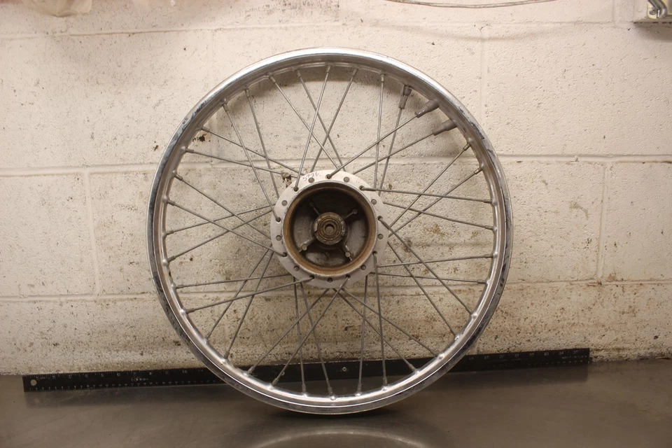1971 Suzuki TS185 Sierra FRONT WHEEL RIM 1.40X19 (ROW 1) Foto 1 de 4