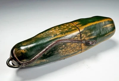 Inusual Caja Antigua Japonesa Laca Pepino o Calabacín Forma Foto 1 de 4