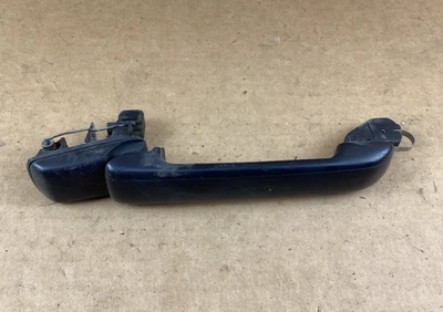 Manija de puerta exterior trasera izquierda/derecha Volkswagen Jetta 1993-1999 1HM8392053 Foto 1 de 4
