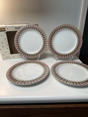 Sakura Debbie Mumm Sledding Characters Christmas Dinner Plates, Set of 4, NIB