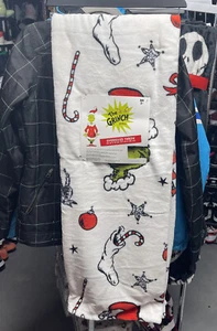 The Grinch Dr Seuss Christmas Holiday Plush Throw Blanket 50x70 Smiling Grinch - Picture 1 of 6
