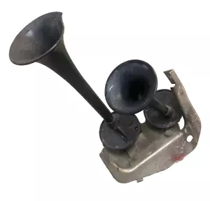 PORSCHE 911 928 Bosch MIXO STRITONE TRUMPET HORN SET - Picture 1 of 8