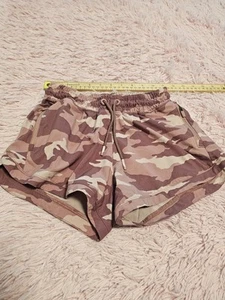 Athleta GIRL All Play Camo 3" Shorts Size M 8/10 Drawstring - Picture 1 of 9