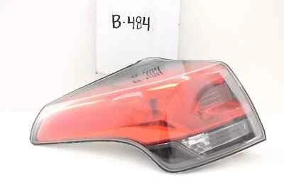 Luz trasera original Toyota 2016-2018 Rav4 LH pequeña fractura OEM Foto 1 de 3