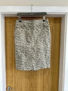 Ladies Gerry Weber Grey White Animal Print Knee Length Skirt Size 12 - Picture 1 of 8
