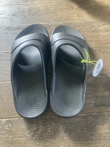 Oofos Ooahh Unisex Sandals Size 13 Men 15 Women Color Black New w/ Tags! - Picture 1 of 8