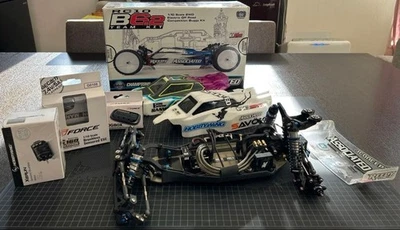 Team Associated B6.2 RC Auto Chassis mit ESC Dirt Racing Offroad Kit - Bild 1 von 4