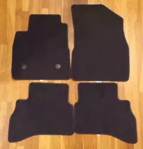 Replacement Floor Mat Set Chevrolet GM First and Second Row AWD Models - Foto 1 di 5