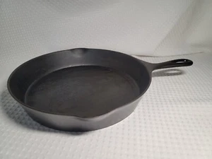 Wagner Ware National Cast Iron Skillet 9B With Heat Ring - Picture 1 of 4