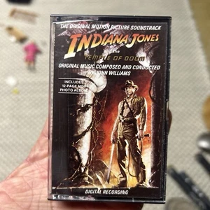 Indiana Jones And The Temple Of Doom Motion Picture Soundtrack Cassette 1984 - Picture 1 of 3