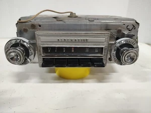 1965 Oldsmobile F85 AM Pushbutton Radio With Knobs And Rear Fader - Bild 1 von 15
