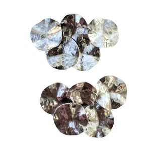 Unmarkierte baumelnde silberfarbene gehämmerte Chrom entspannende kribbelnde Ohrringe - Bild 1 von 16