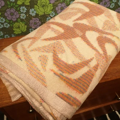 Vintage Retro 50's Atomic Beige Peach Double Blanket - Image 1 of 4