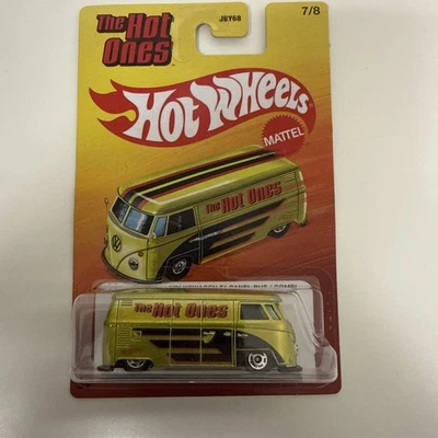 Autobús panel Volkswagen T1 2025 Hot Wheels The Hot One/combi target exclusivo Foto 1 de 2