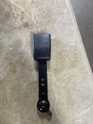 FORD F250 F350 F450 2011-2016 CINTURÓN DE SEGURIDAD DEL LADO DEL PASAJERO DELANTERO CINTURÓN DE SEGURIDAD FEMENINO Foto 1 de 2