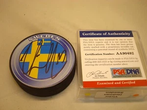 Victor Hedman Signed Team Sweden Hockey Puck Autograph Lightning PSA/DNA COA 1C - Picture 1 of 3