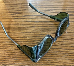 VINTAGE G.O. ADJUSTABLE EARPIECE LENGTH  GREEN SAFETY GLASSES WTH TEMPLE GAURD - Picture 1 of 6