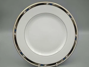 Royal Worcester Raffles - 8" Dessert / Salad Plate. - Picture 1 of 2
