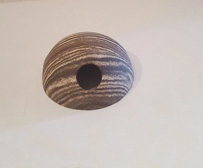 Iglu Laichhöhle 8cm schwarz/weiß Tonhöhle Barsche Cichliden Versteck Aquarium - Bild 1 von 1