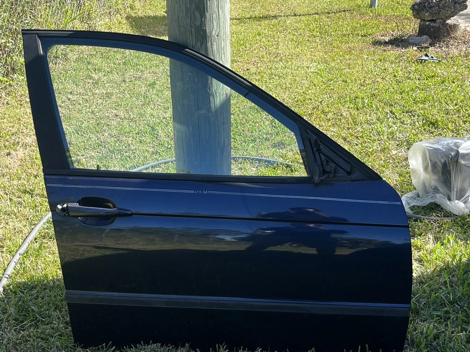 Autopartes BMW 323i E46 2000 OEM puerta lateral pasajero Foto 1 de 2