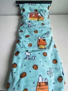 Peanuts Soft Blanket Throw Snoopy Woodstock Pumpkin Halloween Teal 50X70” NEW - Picture 1 of 13
