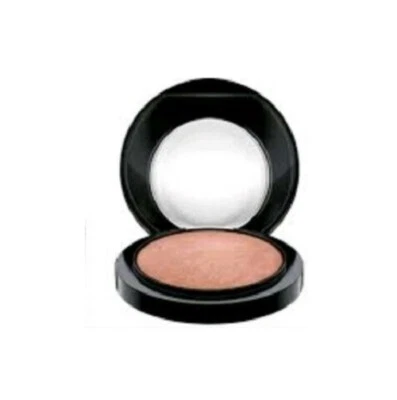 NIB MAC MINERALIZE SKINFINISH GLOW & HIGHLIGHTER 0.35 OZ - HIGHLIGHT THE TRUTH - Image 1 of 2
