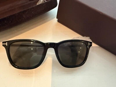 Gafas de sol polarizadas Tom Ford ARNAUD 625 01D negras/grises TF625 01D 53 mm Foto 1 de 4