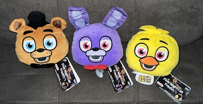 Funko Plush:{FNAF}Five Nights at Freddy's Bonnie,Chica,&Freddy 4"ReversibleHeads - Image 1 of 4