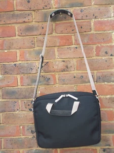 Radley Schwarz Textil Laptoptasche Schultertasche Flieder Besatz 35cm x 27cm - Bild 1 von 9