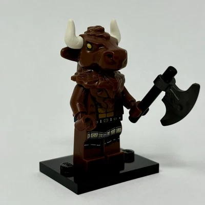 Коллекционная серия минифигурок LEGO Minotaur 6 CMF в комплекте с топором - Изображение 1 из 4