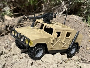 Humvee Bausteine Baumeister Militär gepanzert Offroad Armee Ziegel Modell hellbraun - Bild 1 von 15