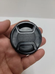 62mm Centre Pinch Front Lens Cap Universal Snap-on for Nikon Canon Sigma Lenses. - Picture 1 of 2