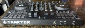 Native Instruments Traktor Kontrol S4 MK1 DJ Controller + Audio Interface USB - Picture 1 of 22