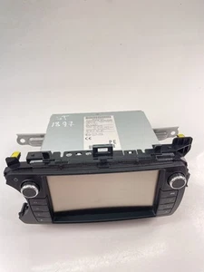 TOYOTA YARIS P13 Musik-Player mit GPS 86140-0D220 28437007 - Picture 1 of 4