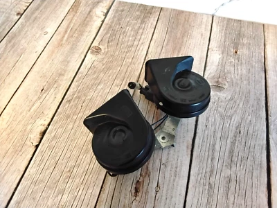 2009-2011  FORD TAURUS  High & Low Tone Note Signal Horn Set OEM - Image 1 of 3