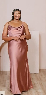 Vestido de Dama de Honor Revelry Skye Rosa Foto 1 de 3