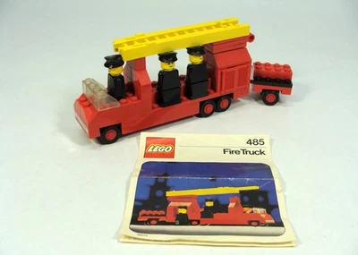 VINTAGE 70'S LEGO #485 FIRE TRUCK W/INSTRUCTIONS - Image 1 of 4