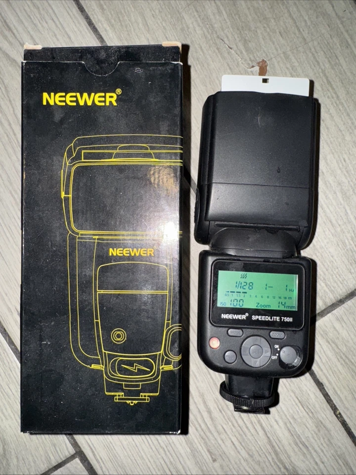 NEEWER 750II TTL Flash for Nikon. - Image 1 of 3