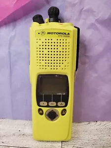 Motorola XTS5000R P25 Wasserdicht Neon Gelb Makellos H18UCF9PW6AN Radio - Bild 1 von 7