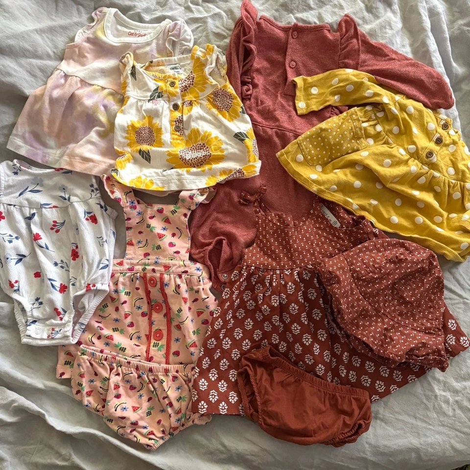 Lote Paquete Ropa Bebé Niña 3M Carters Gato y Jack Vestidos Mameluco Floral Neutro Foto 1 de 4